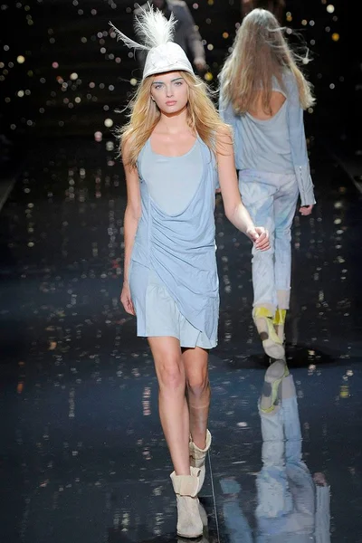 Look 17